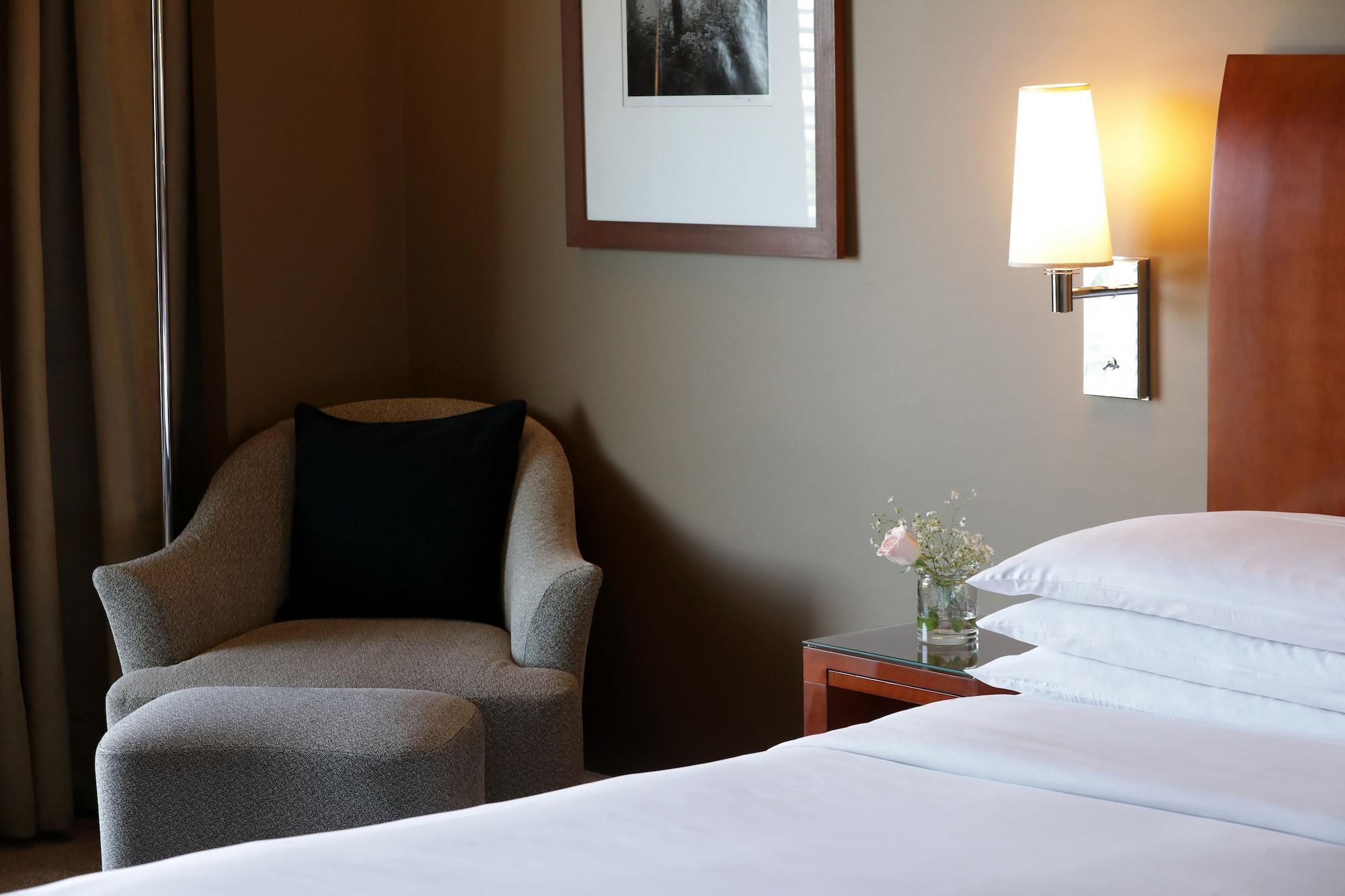 Park Hyatt Mendoza Hotel, Casino & Spa מראה חיצוני תמונה A wall light
