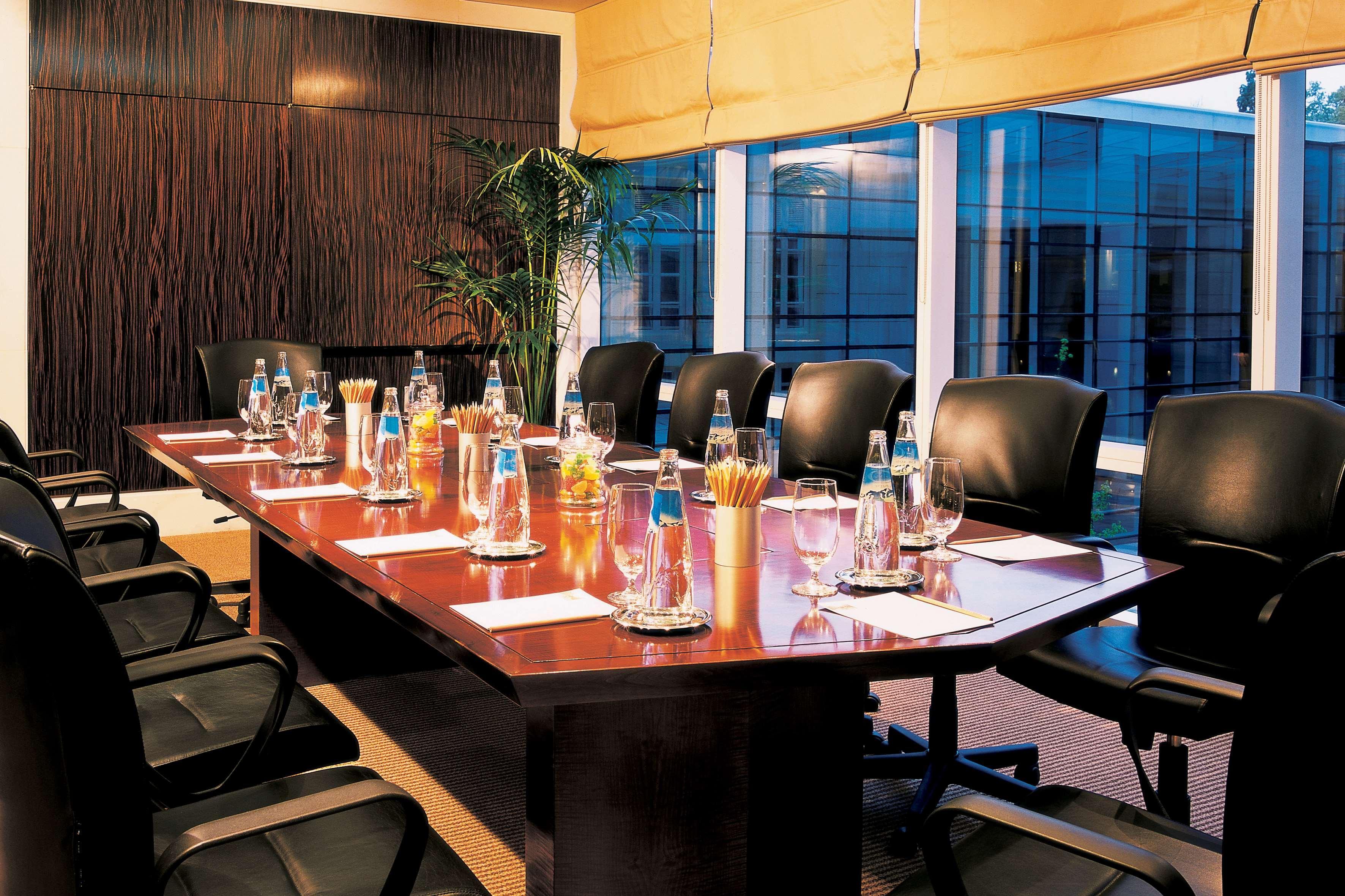 Park Hyatt Mendoza Hotel, Casino & Spa מראה חיצוני תמונה A boardroom