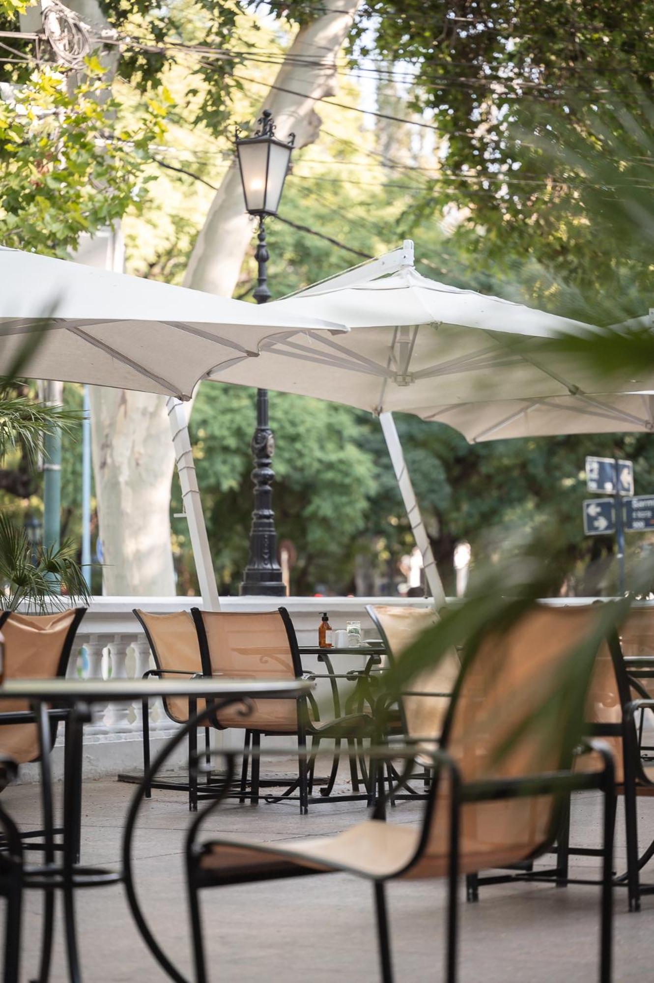 Park Hyatt Mendoza Hotel, Casino & Spa מראה חיצוני תמונה The patio at the restaurant